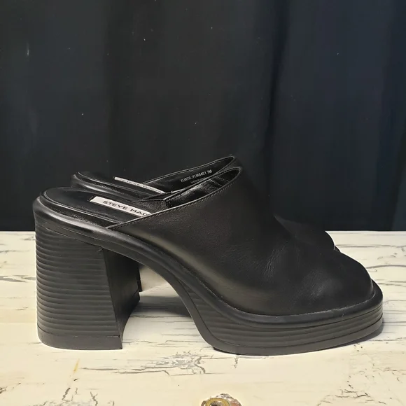 Steve Madden 'Flirtie' Clogs/ Mules in Black - Women's size 7 - Picture 5 of 14